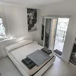 بيت ضيافة Al Molo Sea View 3*