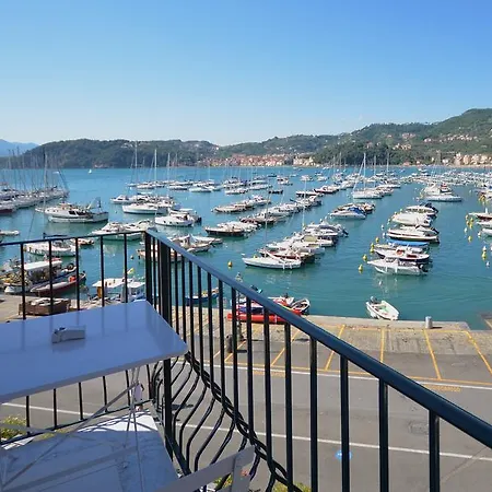 Al Molo Sea View Гостевой дом Леричи