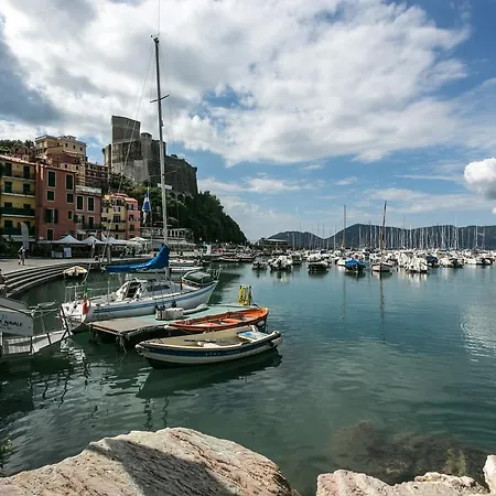 Affittacamere Al Molo Sea View *